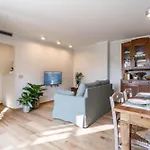 Villa Sunset - Luxury With Pool & Large Private Garden And Parking, Few Steps From The Beach, Ideal For Singles, Couples And A Family Dervio