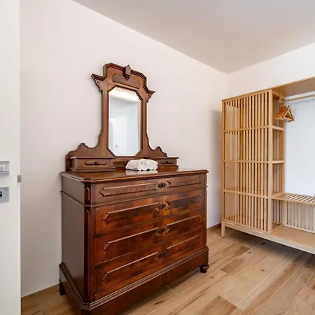 Sunset - Luxury With Pool & Large Private Garden And Parking, Few Steps From The Beach, Ideal For Singles, Couples And A Family *