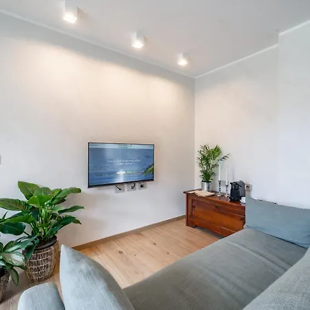 Villa Sunset - Luxury With Pool & Large Private Garden And Parking, Few Steps From The Beach, Ideal For Singles, Couples And A Family