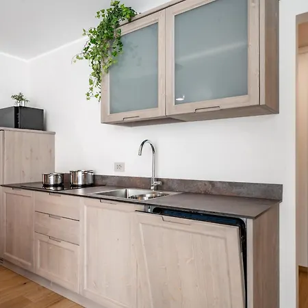 Sunset - Luxury With Pool & Large Private Garden And Parking, Few Steps From The Beach, Ideal For Singles, Couples And A Family *