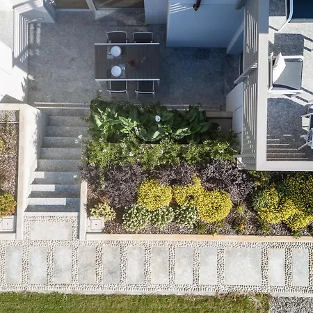 Villa Sunset - Luxury With Pool & Large Private Garden And Parking, Few Steps From The Beach, Ideal For Singles, Couples And A Family