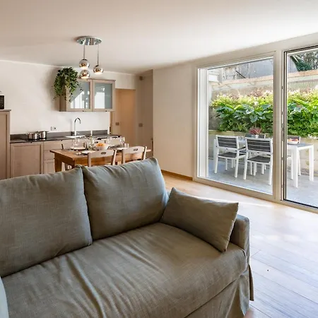 Sunset - Luxury With Pool & Large Private Garden And Parking, Few Steps From The Beach, Ideal For Singles, Couples And A Family Dervio