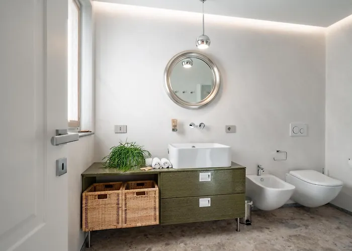 Sunset - Luxury With Pool & Large Private Garden And Parking, Few Steps From The Beach, Ideal For Singles, Couples And A Family Dervio