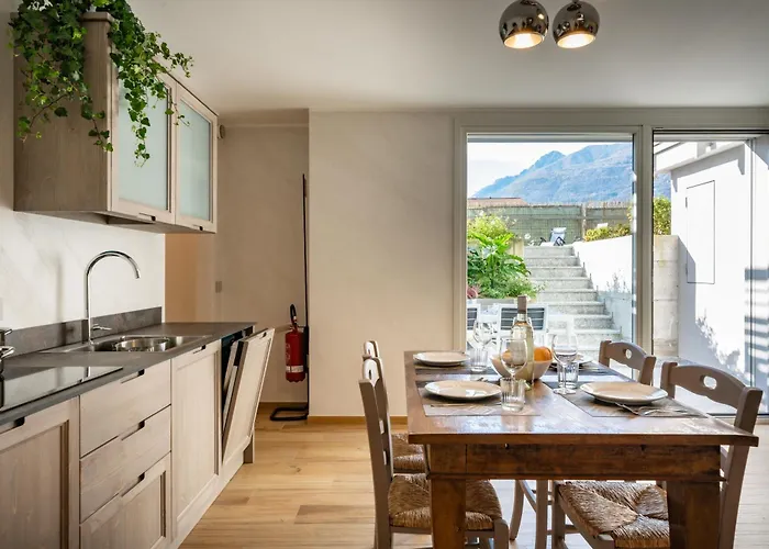 Sunset - Luxury With Pool & Large Private Garden And Parking, Few Steps From The Beach, Ideal For Singles, Couples And A Family Dervio