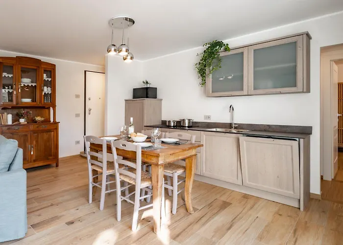 Sunset - Luxury With Pool & Large Private Garden And Parking, Few Steps From The Beach, Ideal For Singles, Couples And A Family